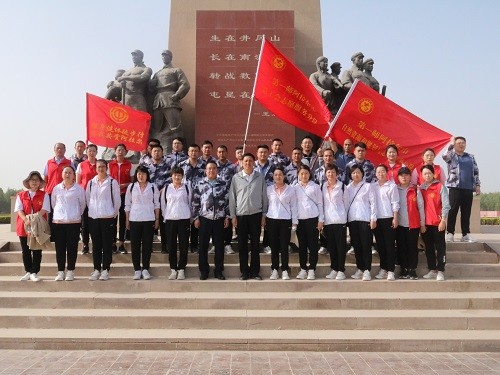 師市自然資源和規劃局與師市總工會聯合舉行“奔跑魅力阿拉爾”徒步活動