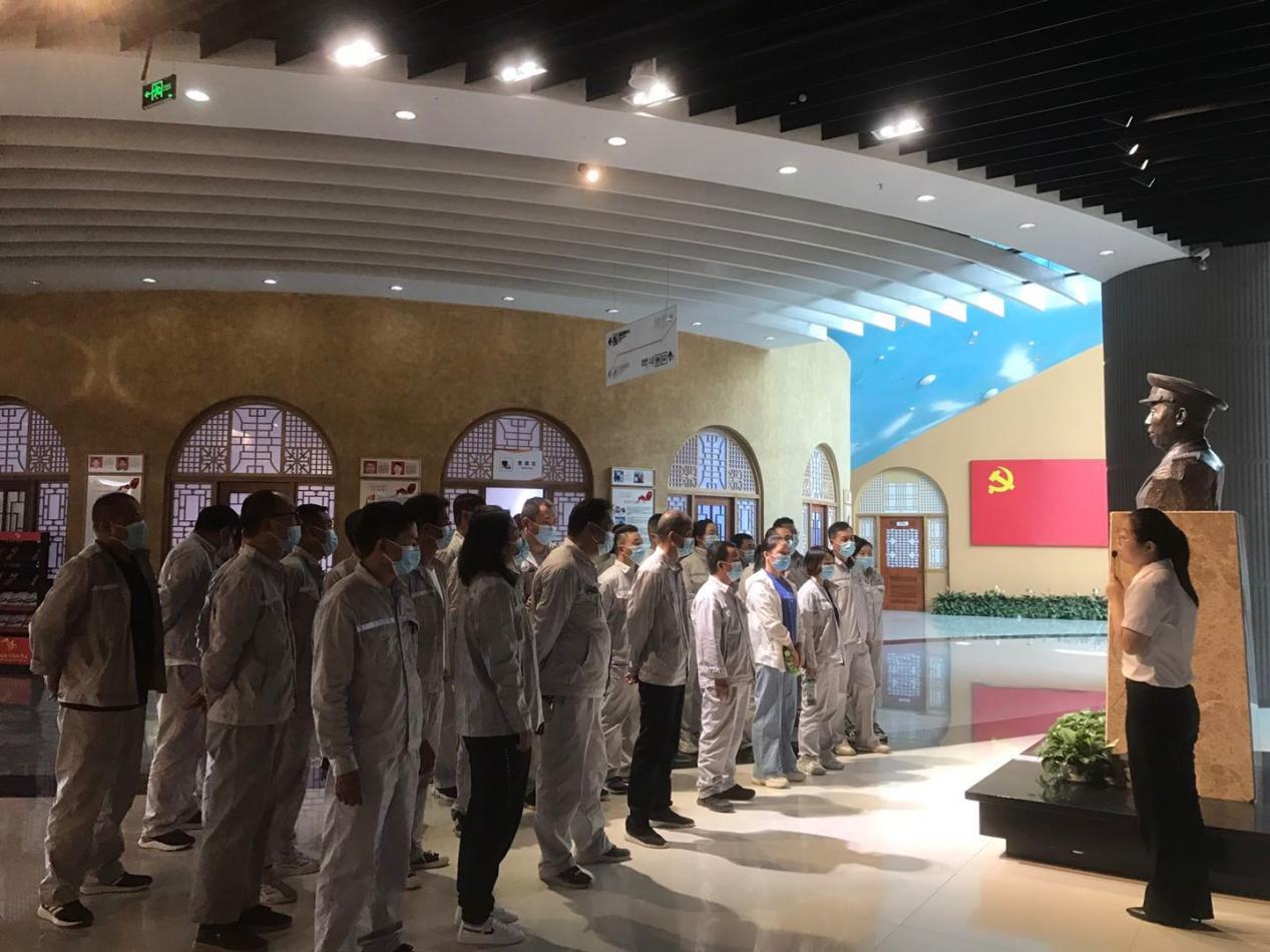 新疆青松化工有限公司開展“強黨性、拓展訓練展風采”主題黨日活動   