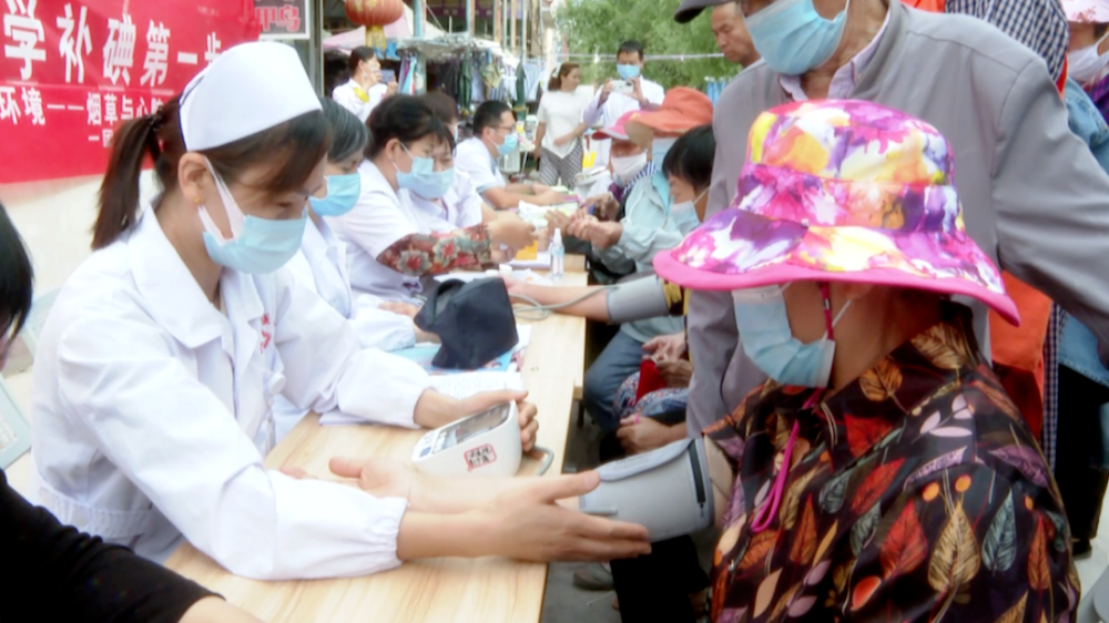 一團醫院開展“與家醫相約和健康相伴”宣傳義診活動