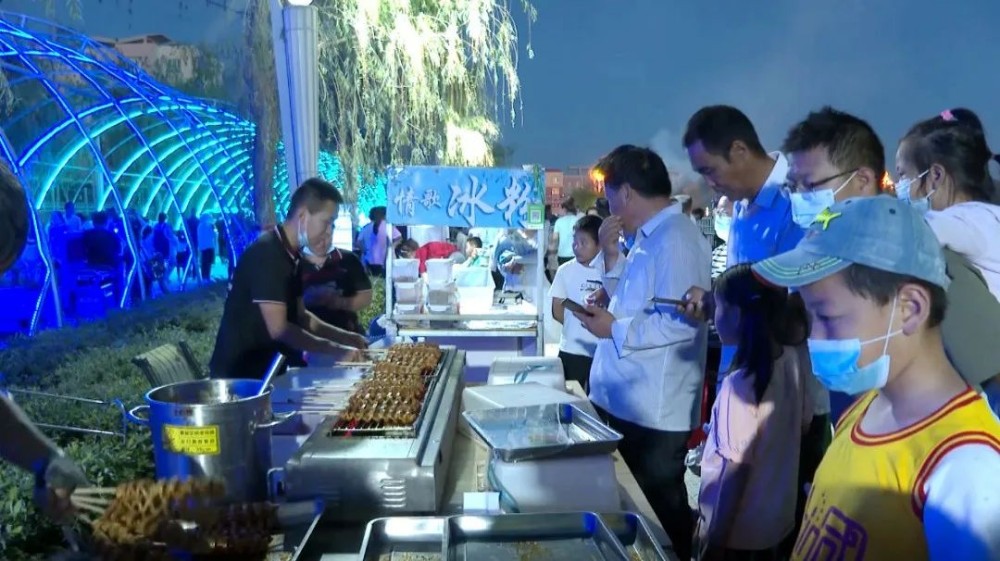 熱鬧夜市點亮一團“夜經濟”