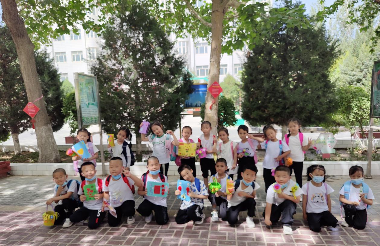 幼小銜接，我們在行動 ——第一師第四中學開展幼小銜接參觀活動