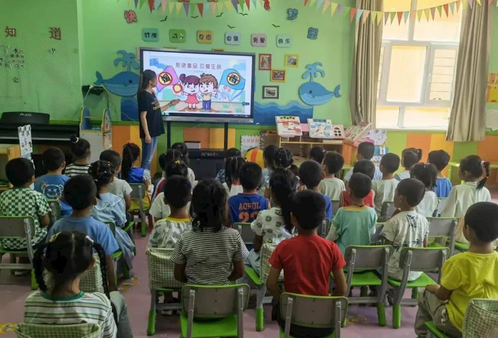 十四團幼兒園開展“遠離毒品 珍愛生命”禁毒宣傳活動