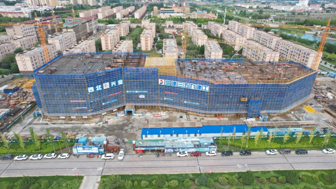 第一師阿拉爾市首座金融綜合體項(xiàng)目建設(shè)進(jìn)展順利   