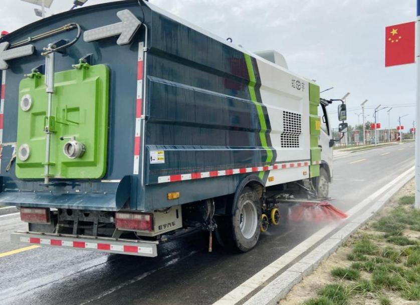 ?機(jī)械化聯(lián)合服務(wù) 為校園重?fù)Q新顏   