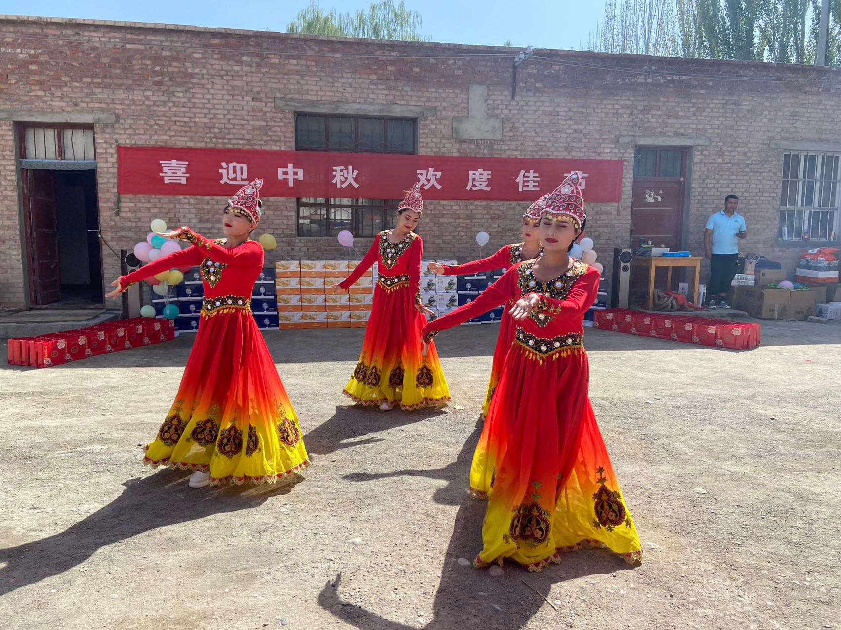 托峰冰川牧業公司開展“歡度中秋·喜迎國慶”職工聯誼活動