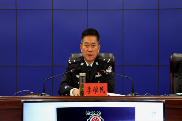 【喜迎二十大 忠誠保平安】第一師阿拉爾市公安機關舉行警務輔助人員授裝授銜儀式