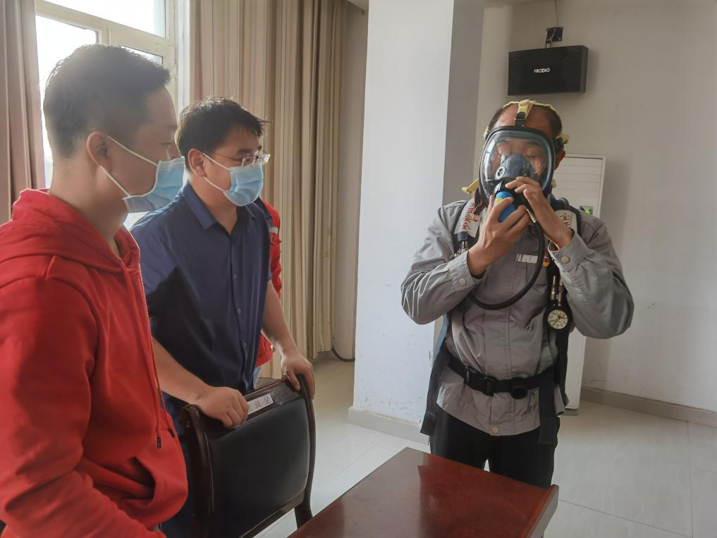 新疆青松化工開展正壓式空氣呼吸器使用培訓(xùn)