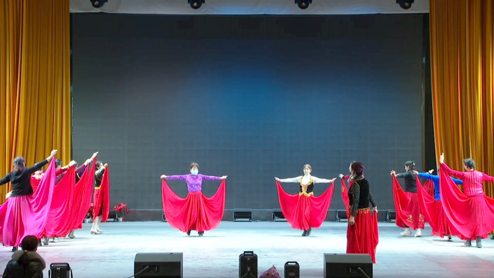 迎新春、過新年    一團春晚節目加緊排練中