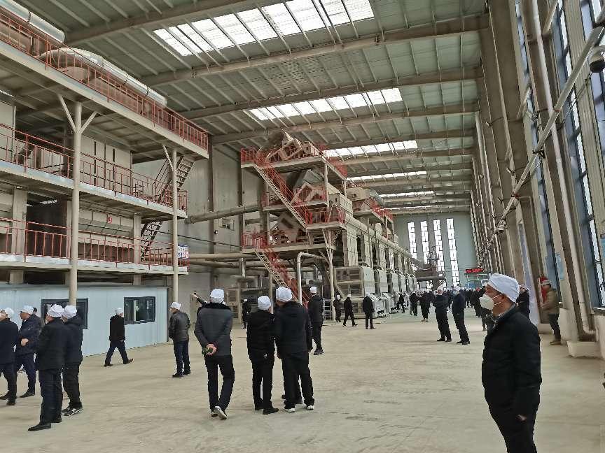 棉麻公司總經理程鋼赴庫爾勒考察山東天鵝棉機60包/時機采棉生產線