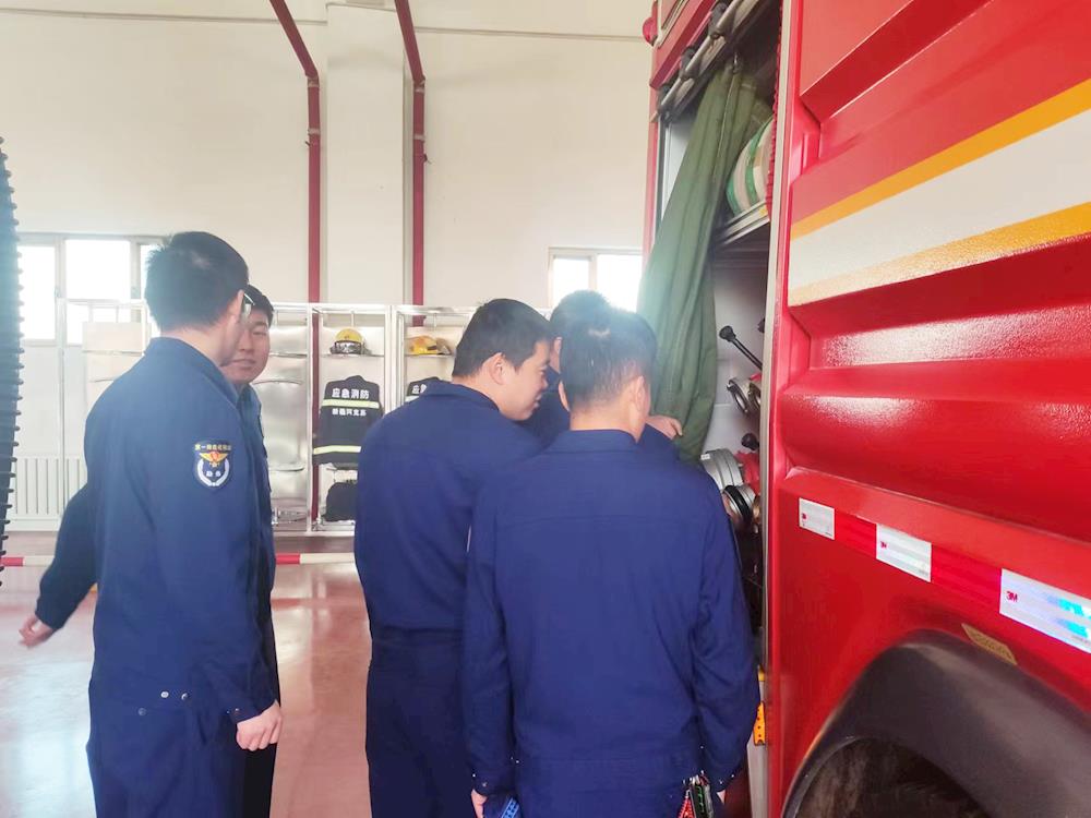 師市應急管理局組織危險化學品應急救援隊伍赴消防救援大隊交流學習