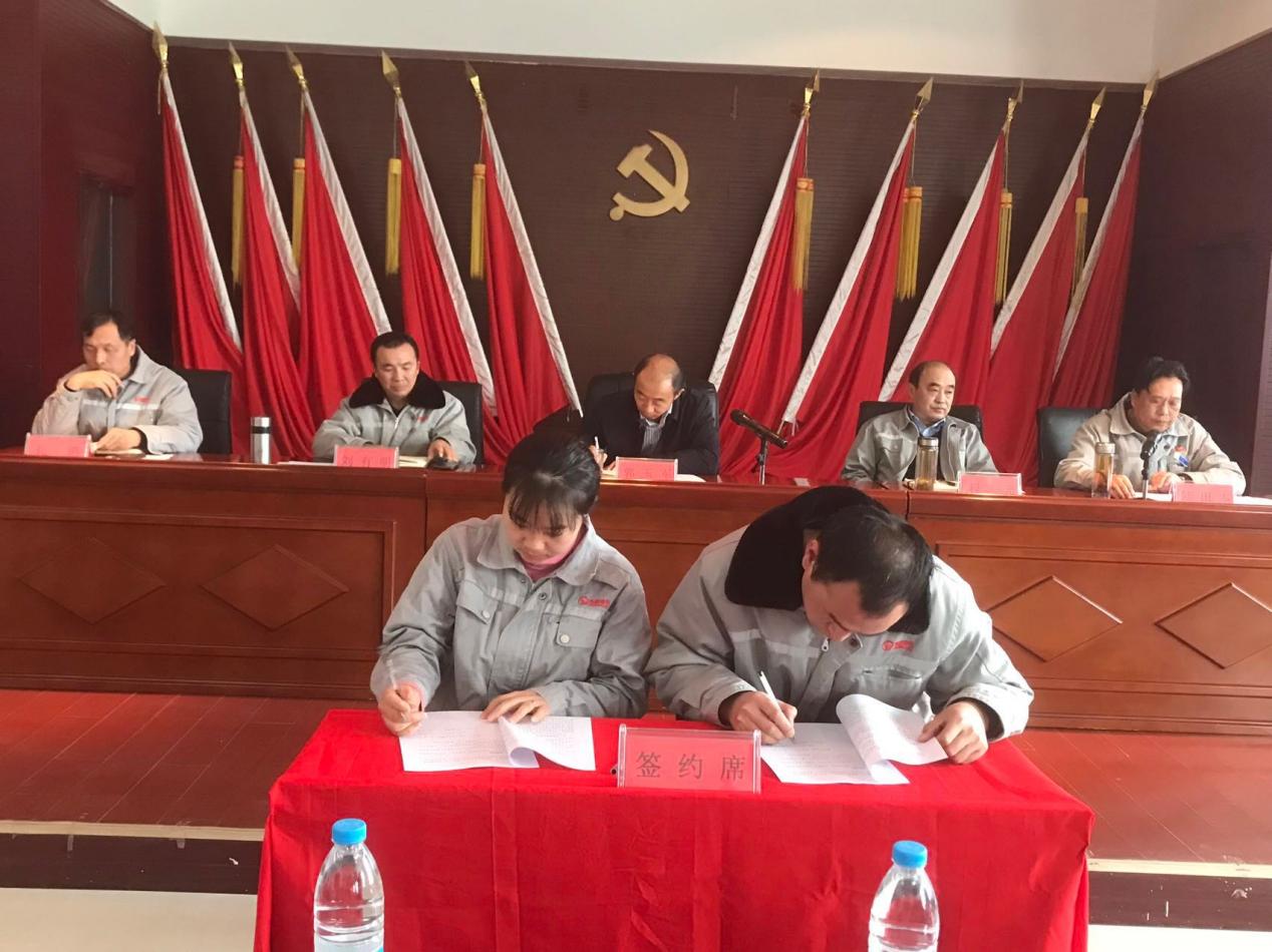 “師帶徒”助力新疆青松化工員工崗位成才