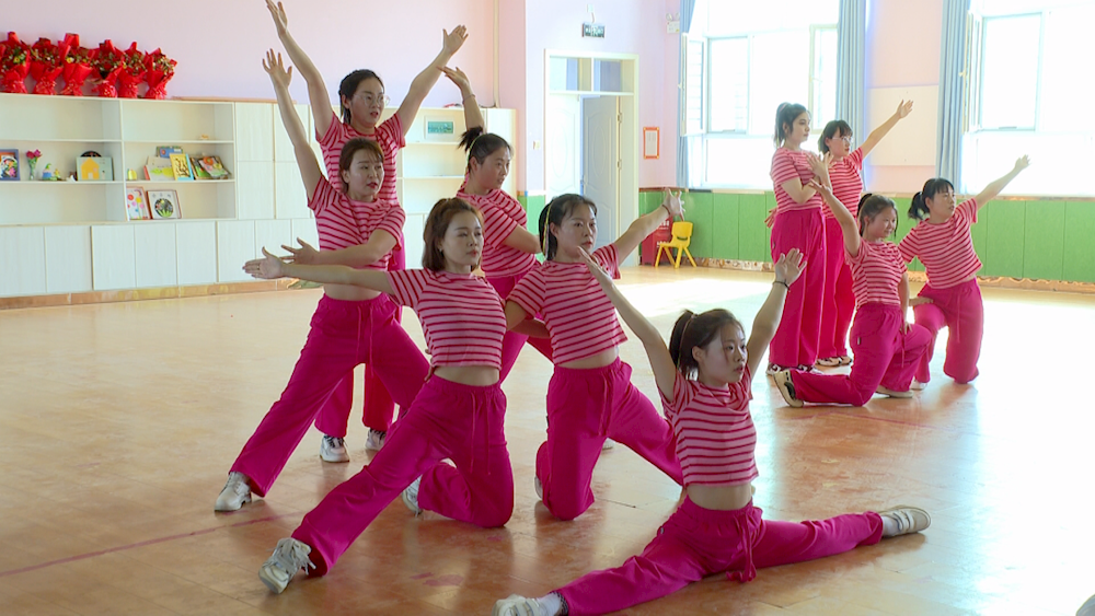 一團金銀川鎮慶祝“三八”國際 婦女節節目排練進行時