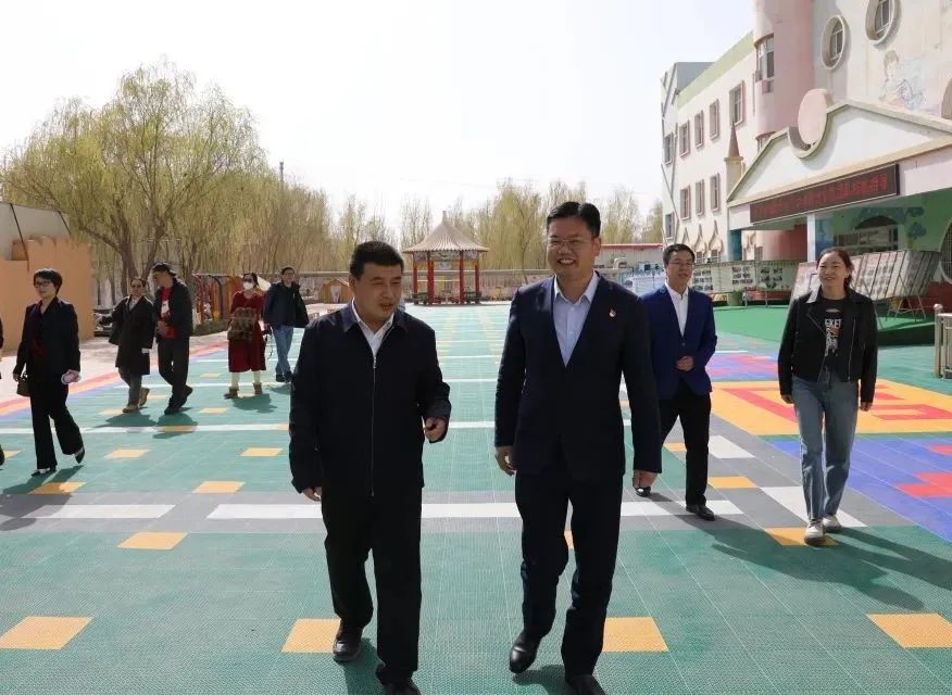 杭州援疆指揮部領導一行來一團觀摩調研