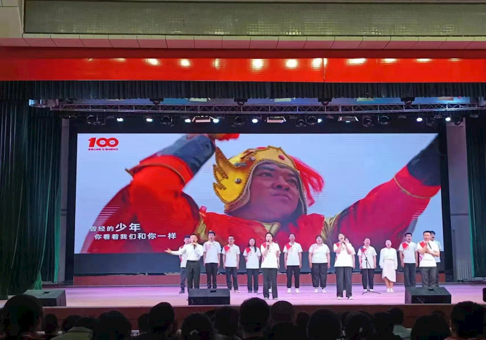 托喀依鄉達里亞阿格孜村與十三團共建 同慶五四青年節