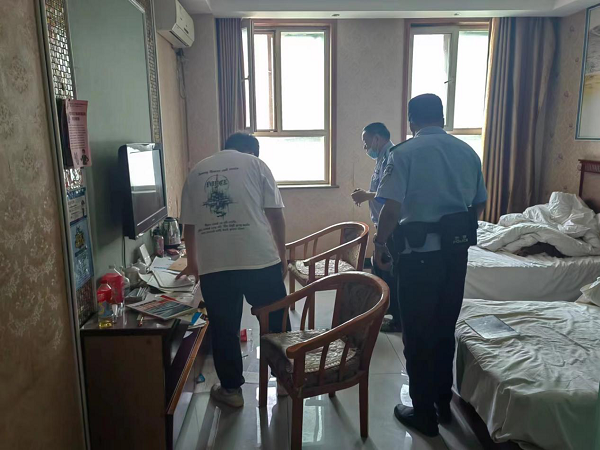 【護航高考】考生忘帶身份證 民警奮力幫找回