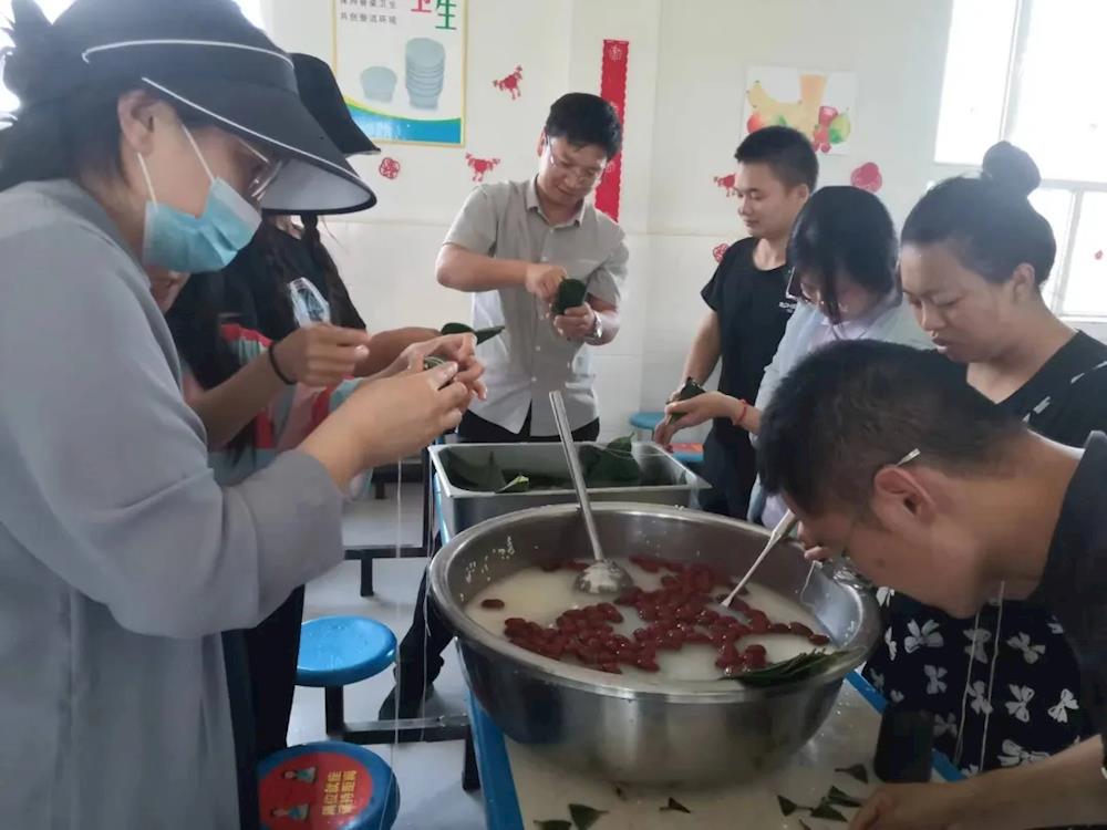 粽葉飄香慶端午——托喀依鄉工會舉辦包粽子活動