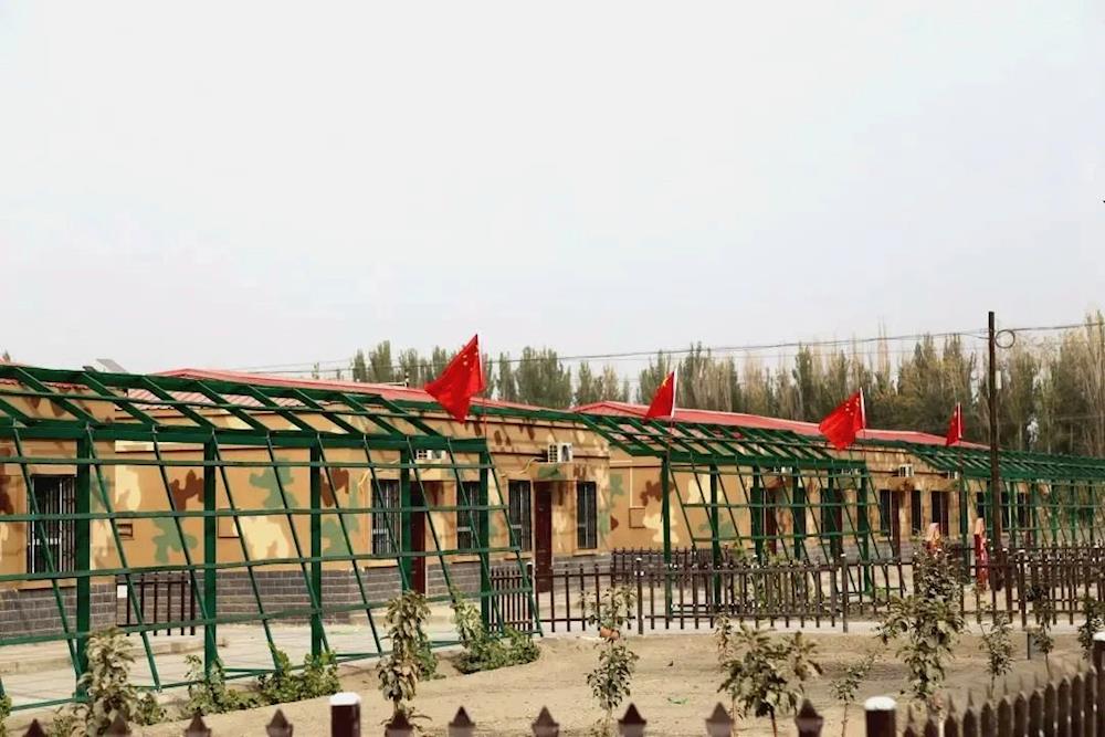 十一團一連“訪惠聚”工作隊黨支部開展“追尋紅色記憶 感受軍墾連隊建設”主題黨日活動