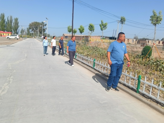 二團新井子鎮開展連隊人居環境綜合整治聯合檢查   推動人居環境再提升