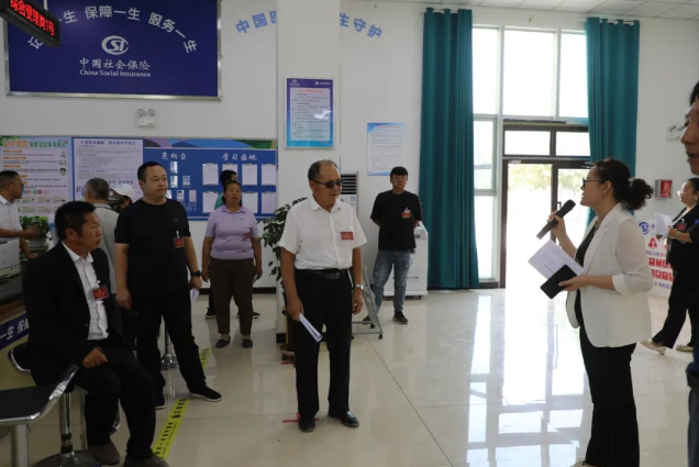 十二團塔南鎮開展人大代表視察活動