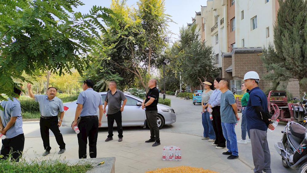 黨旗飄揚踐初心 為民服務當先鋒！十一團城管中心黨員干部進社區開展為民服務活動