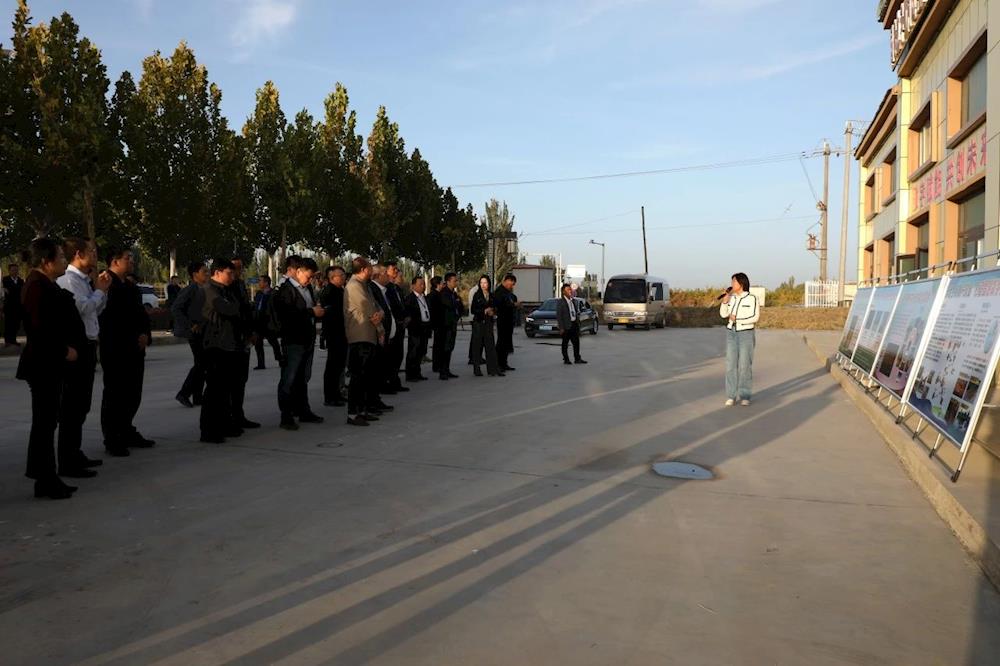 兵團(tuán)召開(kāi)數(shù)字鄉(xiāng)村建設(shè)工作推進(jìn)會(huì) 十一團(tuán)國(guó)家數(shù)字鄉(xiāng)村試點(diǎn)建設(shè)項(xiàng)目成為現(xiàn)場(chǎng)觀摩點(diǎn)