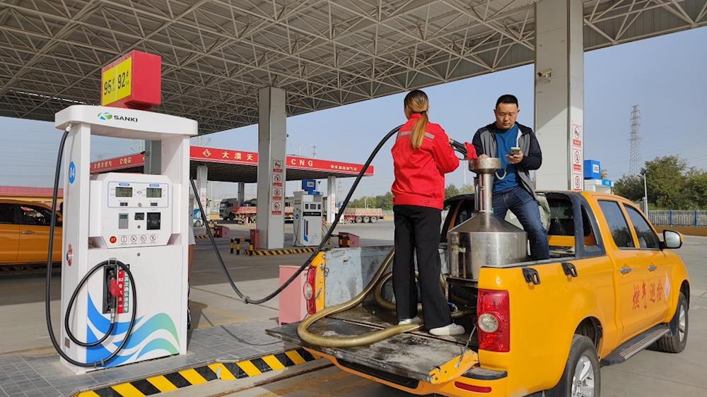 我為群眾辦實事：阿拉爾質(zhì)量技術(shù)監(jiān)督綜合檢測檢驗所強化“計量惠民生”   守好群眾“油箱”