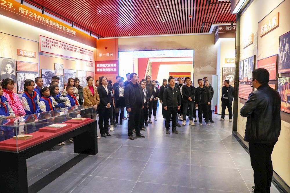 師市團(tuán)委、青聯(lián)赴烏什縣開(kāi)展兵地融合“鑄牢中華民族共同體意識(shí)”主題活動(dòng)