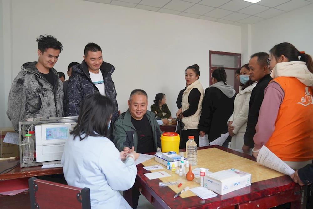 用愛為生命續航——十一團開展無償獻血活動