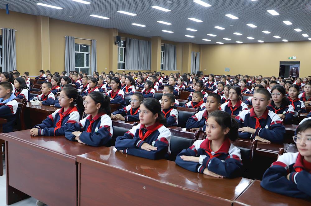 第一師紅領巾巡講團開講啦