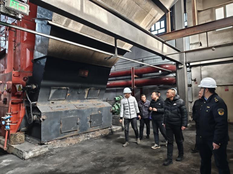 第一師鍋爐壓力容器檢驗所對四團進行震區(qū)特種設備安全隱患排查