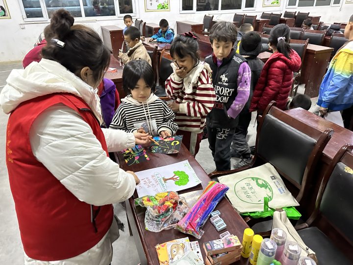 【迎賓社區(qū)】向陽花紅色小講堂 ——點亮孩子的成長之路