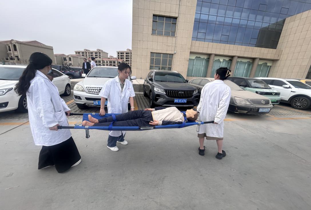 西北興業(yè)置業(yè)開展消防應(yīng)急疏散演練