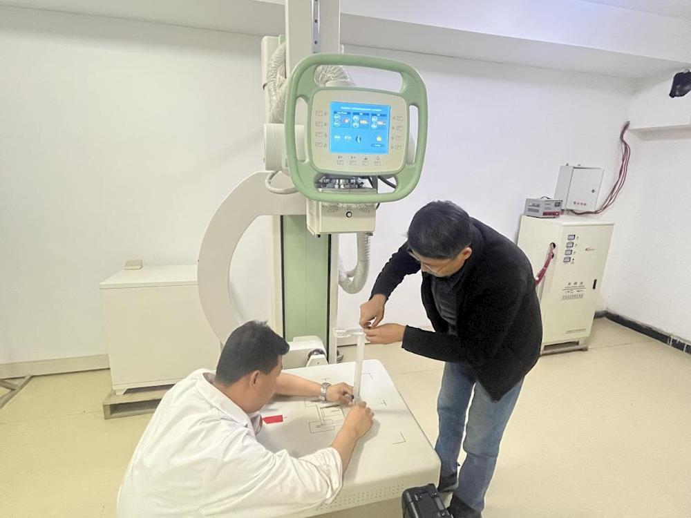 阿拉爾質監綜合所邀請儀器廠家對計量標準裝置進行專項培訓