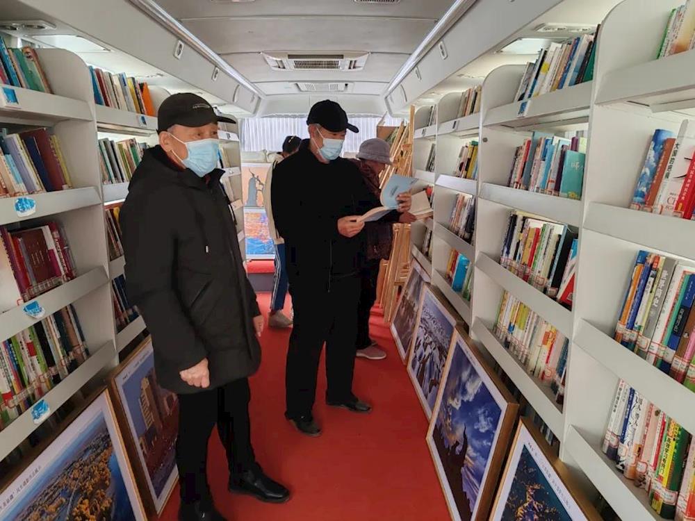 【新時代文明實踐】把流動書屋開到百姓家門口