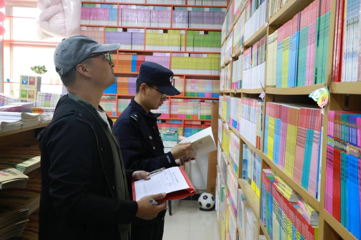 四團開展“五一”節前文化市場大檢查