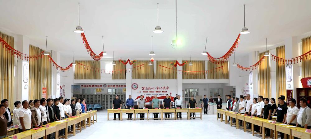 十一團舉辦第42個民族團結進步教育月詩詞朗誦大賽