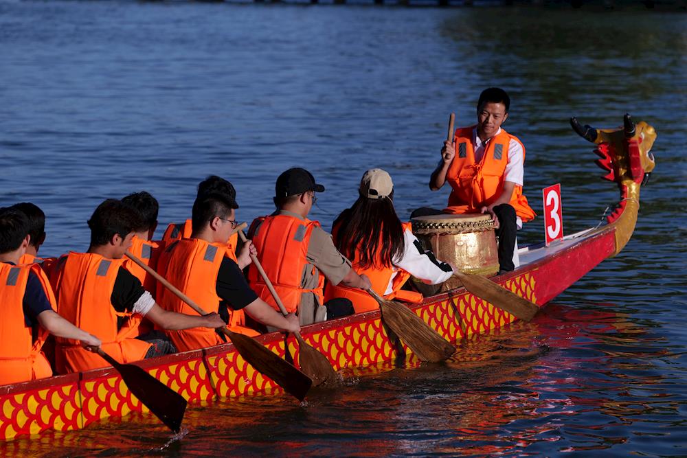 師市團(tuán)委組織開展“會(huì)聚良緣·愛在瑪灘”兵地青年聯(lián)誼交友活動(dòng)