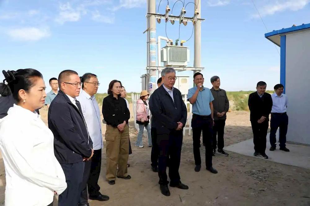 自治區人大執法檢查組一行赴十一團檢查