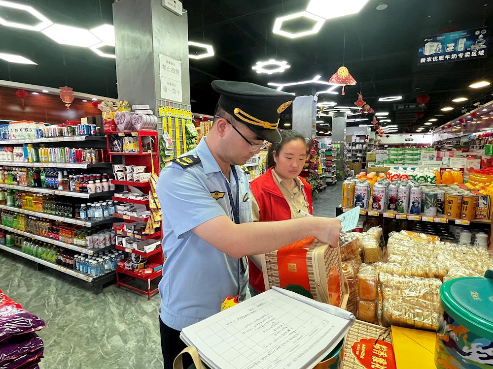 我為群眾辦實事——師市市場監管局開展端午節前食品檢查 守護群眾舌尖安全