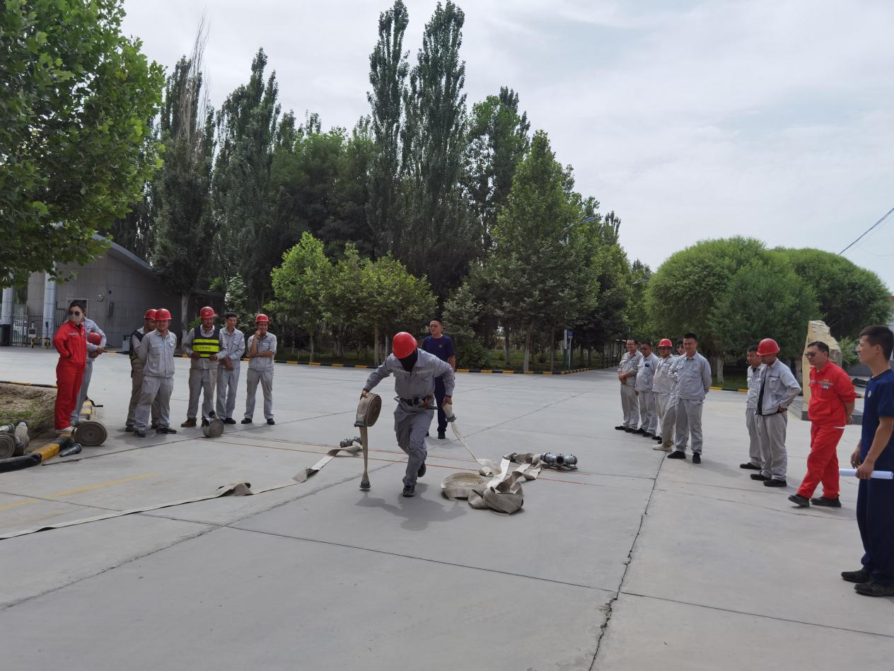 阿拉爾青松化工成功舉辦應急救援技能大比武競賽   