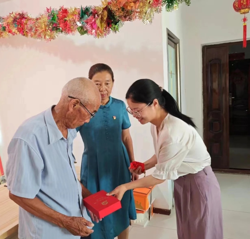 第一師四團(tuán)離退休黨員開展豐富多彩的主題黨課活動