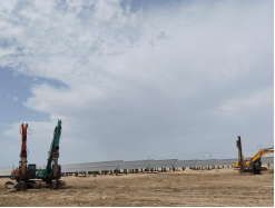 兵團商務局招商處彭瑞一行赴二團考察光伏發電項目建設