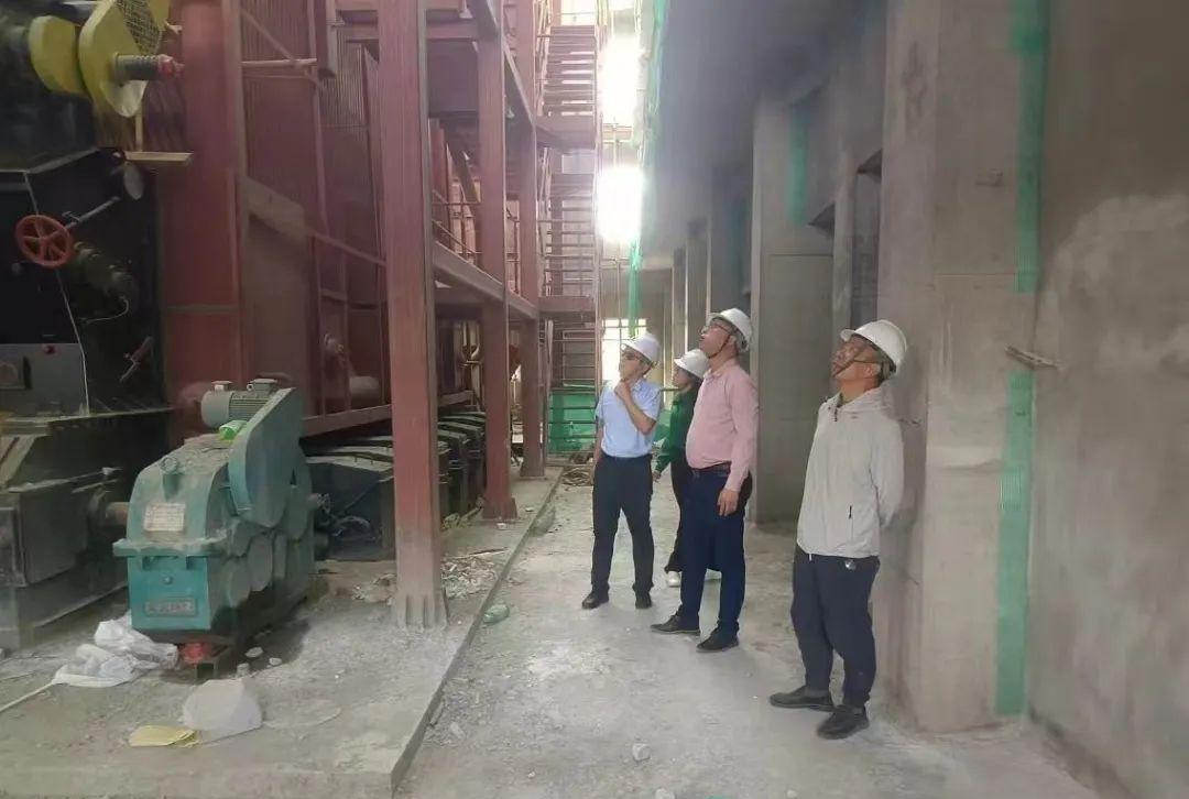 十四團黨委副書記、團長湛勝深入鍋爐房改擴建項目工地開展督導(dǎo)檢查