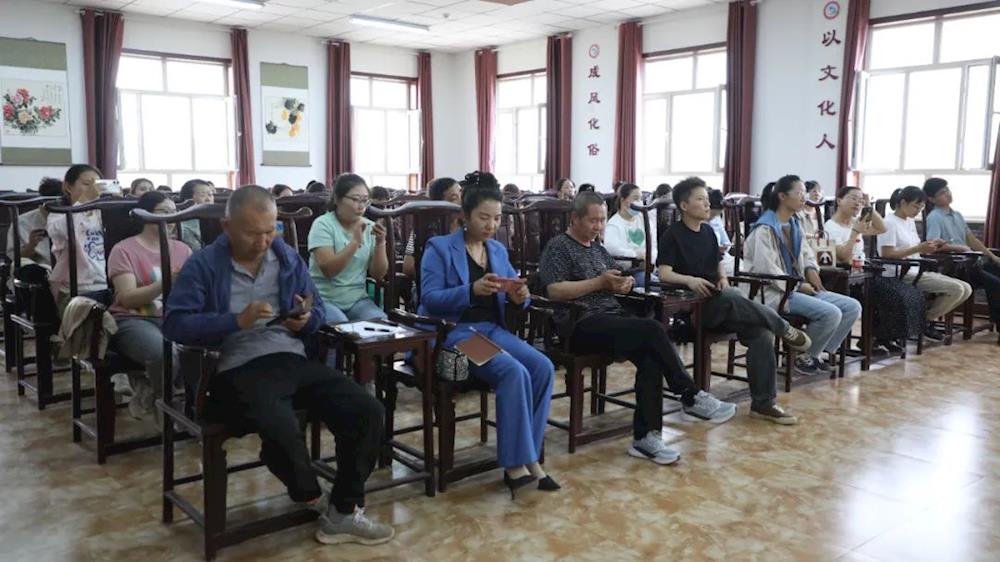 【文化潤疆】十二團開展2024年“文化賦能 藝術潤心”基層文化培訓班——書畫篇、攝影篇