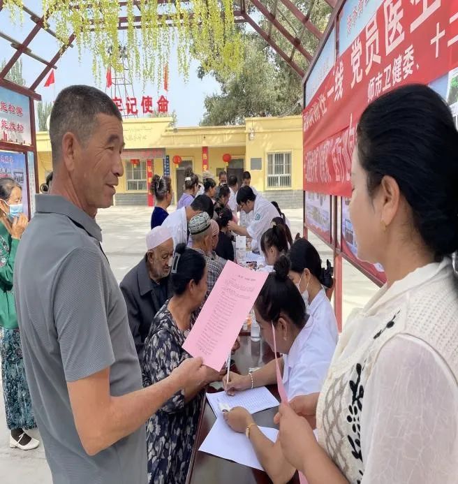 托喀依鄉計生協開展全民健康生活方式日宣傳活動