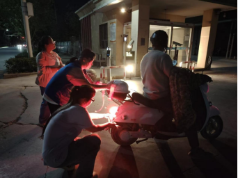 二團開展“亮尾”行動，守護群眾出行安全