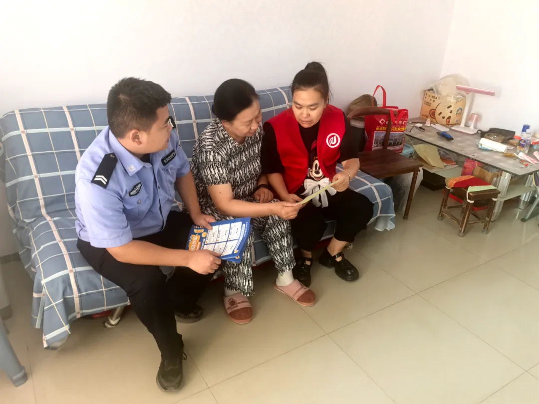 四團司法所組織開展“防范電信詐騙 守護平安家園”普法宣傳活動