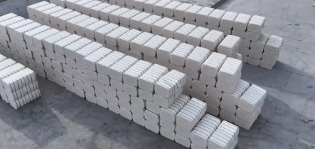 三團(tuán)鵬創(chuàng)棉業(yè)棉花交售加工忙