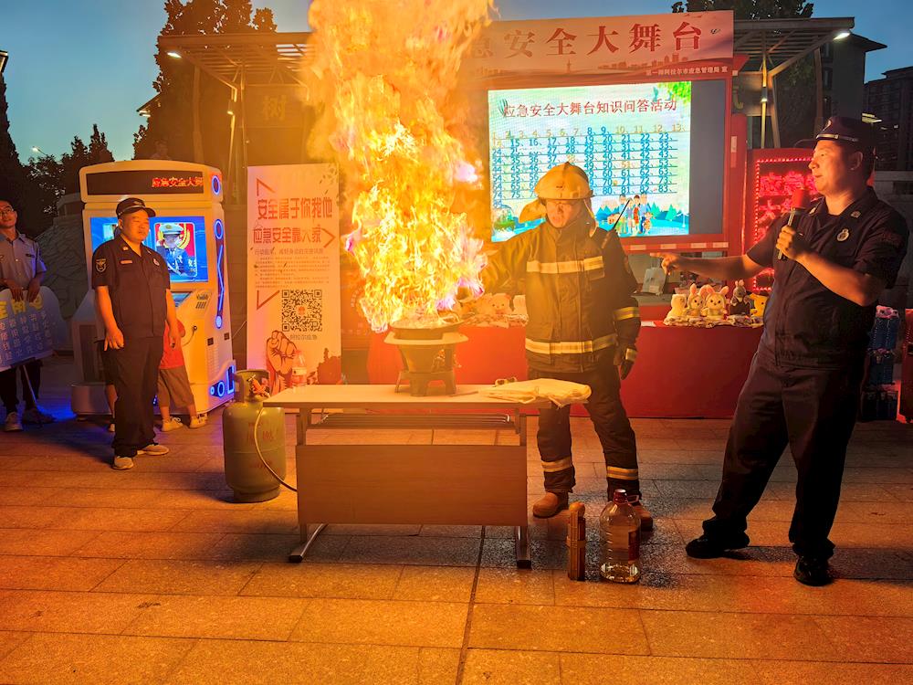 第一師阿拉爾市應急“先鋒”走基層宣講服務隊：用匠心筑牢安全屏障