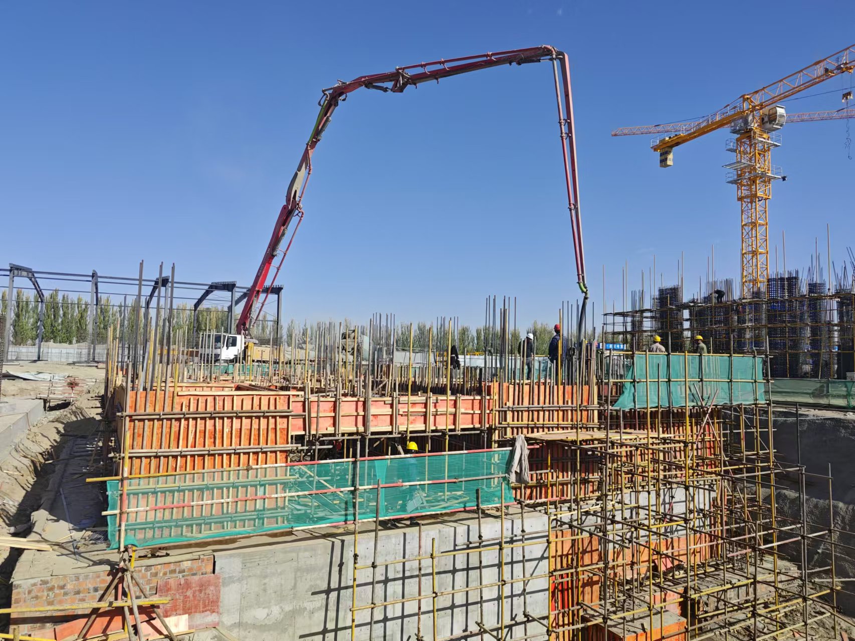 新城建司鉚足干勁促施工，跑出項目建設“加速度”